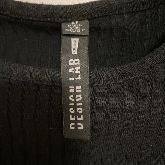 Design Lab Lord and Taylor Black Bell Sleeve Top S - Picture 3 of 5